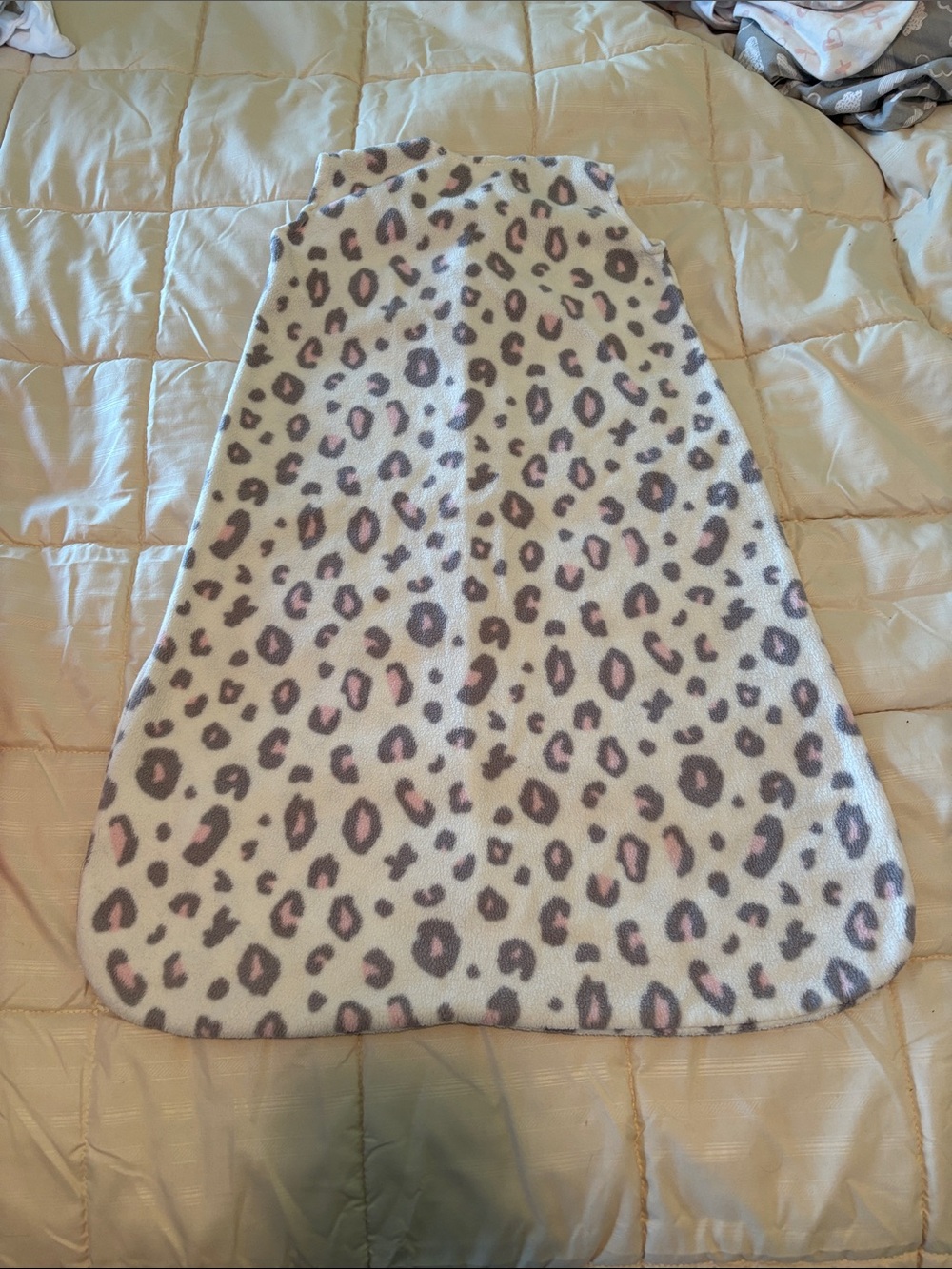 Halo Cream and Pink Leopard Fleece sleep sack - Picture 3 of 3